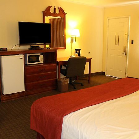 Lake View Inn & Suites Killen Экстерьер фото