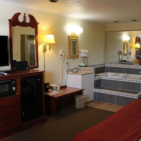 Lake View Inn & Suites Killen Экстерьер фото