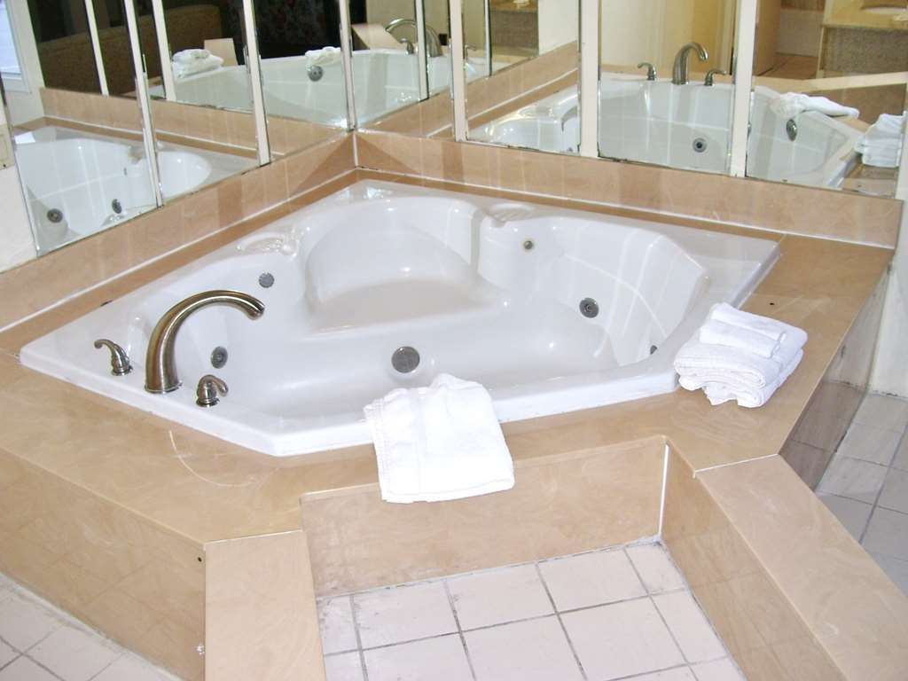 Lake View Inn & Suites Killen Номер фото